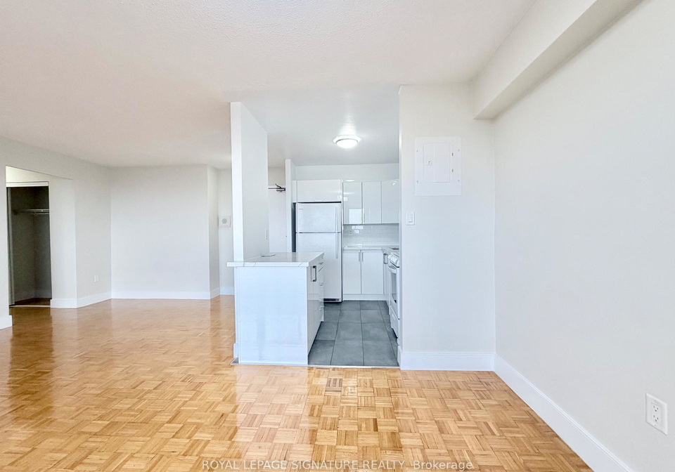 666-spadina-avenue-toronto-ontario-c13439178