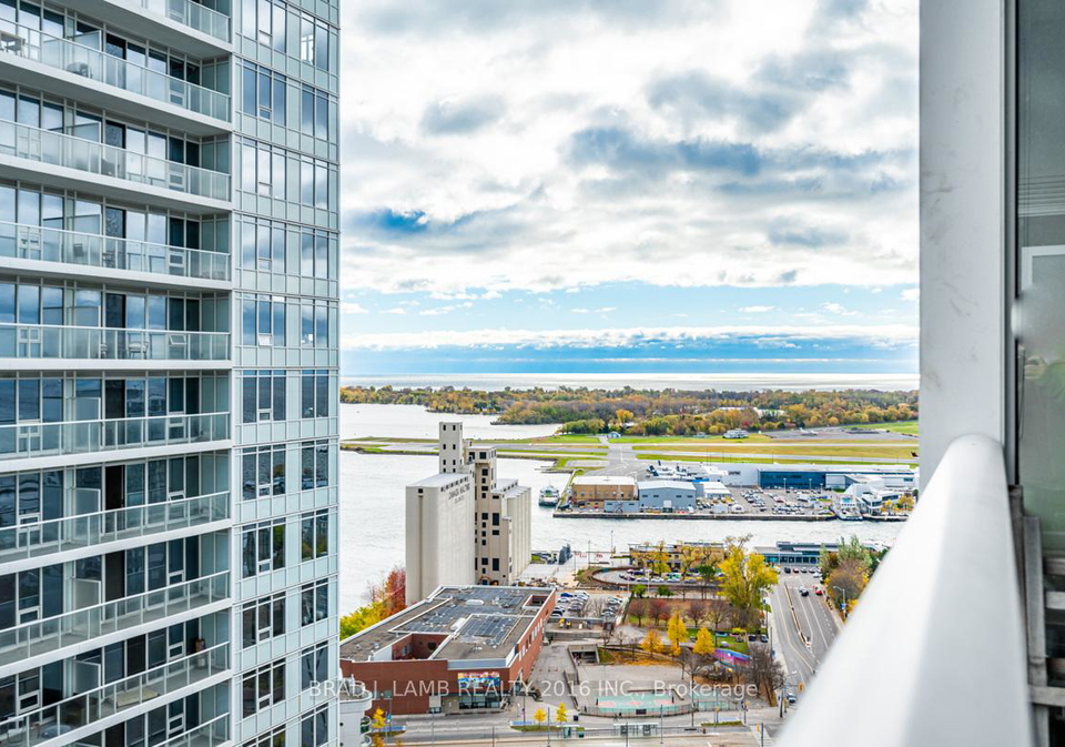 19-bathurst-street-toronto-ontario-c13439180