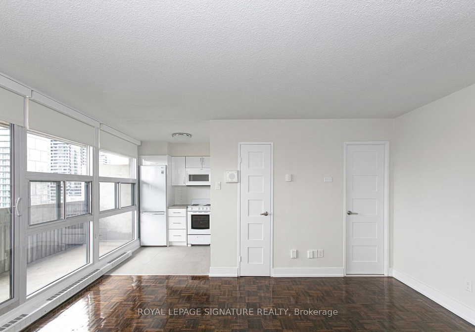 33-isabella-street-toronto-ontario-c13439212