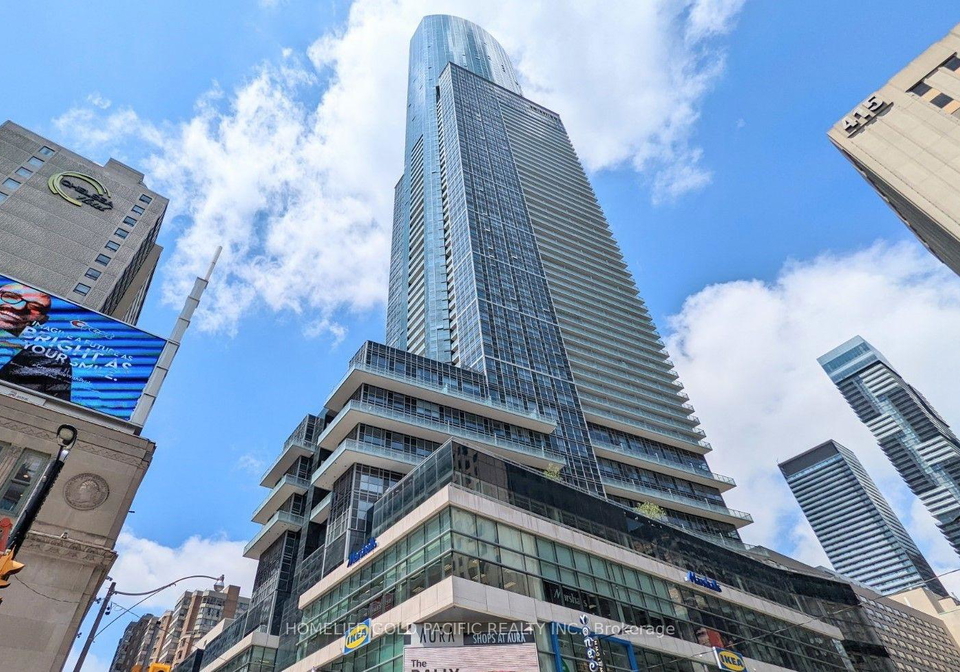 386-yonge-street-toronto-ontario-c13439354