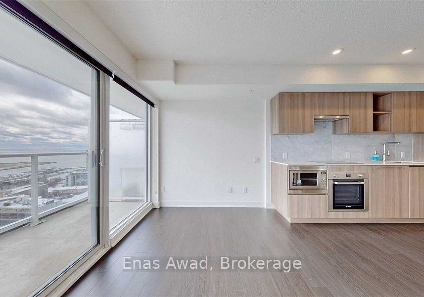 17-bathurst-street-toronto-ontario-c13439538
