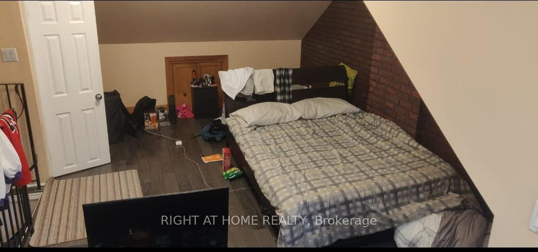 104-bleecker-street-toronto-ontario-c13439644