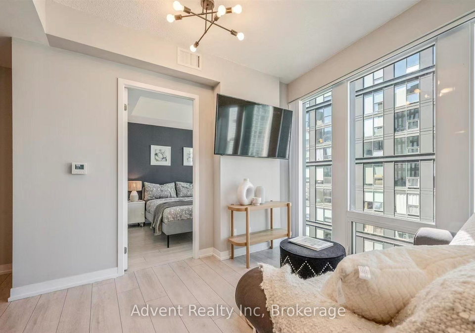 60-shuter-street-toronto-ontario-c13440134