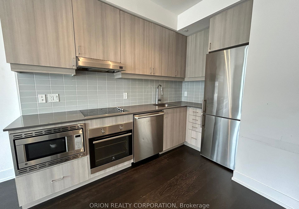 7-kenaston-gardens-north-york-ontario-c13440164