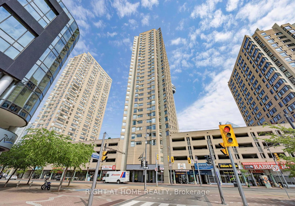 260-queens-quay-w-toronto-ontario-c13441018