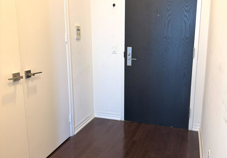 770-bay-street-toronto-ontario-c13441186