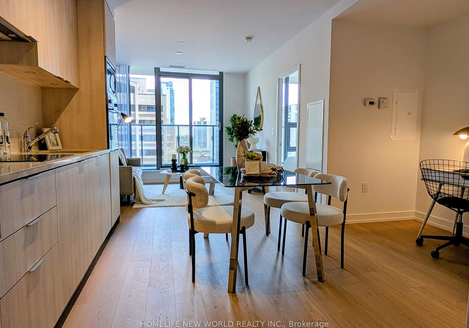 11-wellesley-street-w-toronto-ontario-c13441312