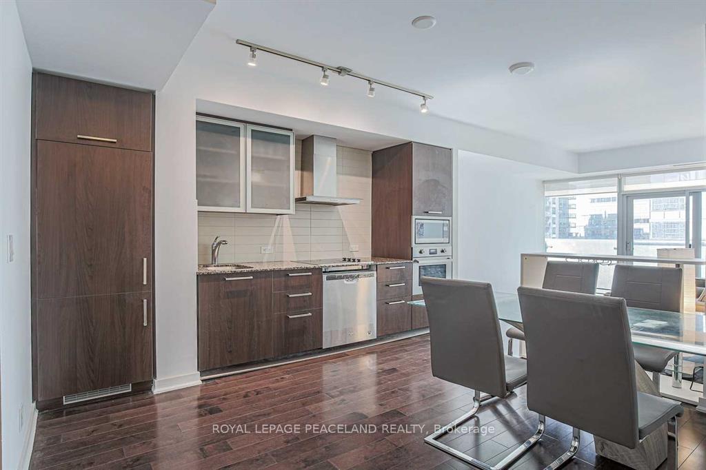 12-york-street-toronto-ontario-c13441334