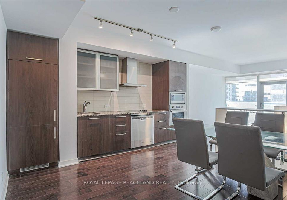 12-york-street-toronto-ontario-c13441334