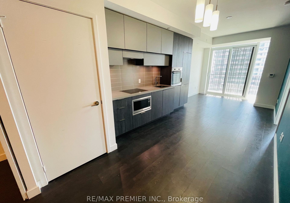 8-eglinton-avenue-e-toronto-ontario-c13441338