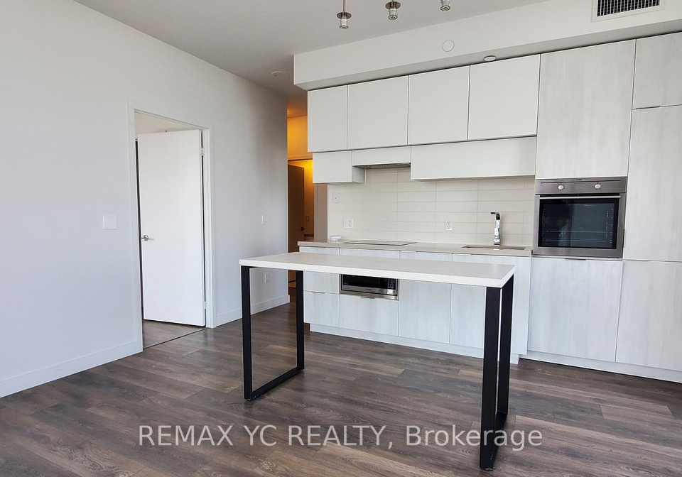 8-eglinton-avenue-e-toronto-ontario-c13441604