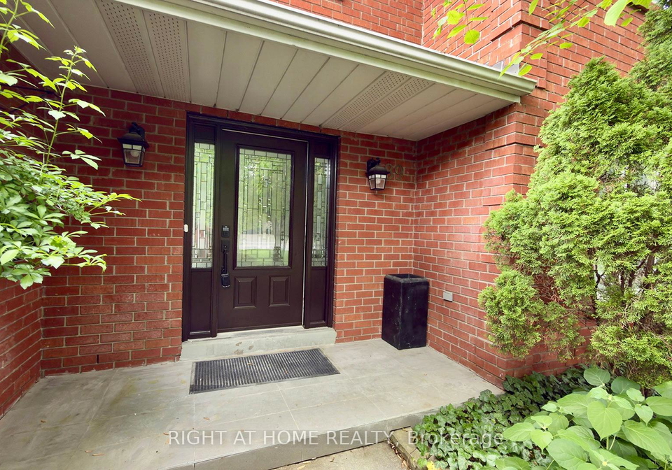 89-w-yonge-boulevard-nw-toronto-ontario-c13441868