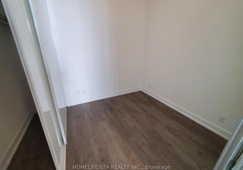 25-adra-grado-way-north-york-ontario-c13442058
