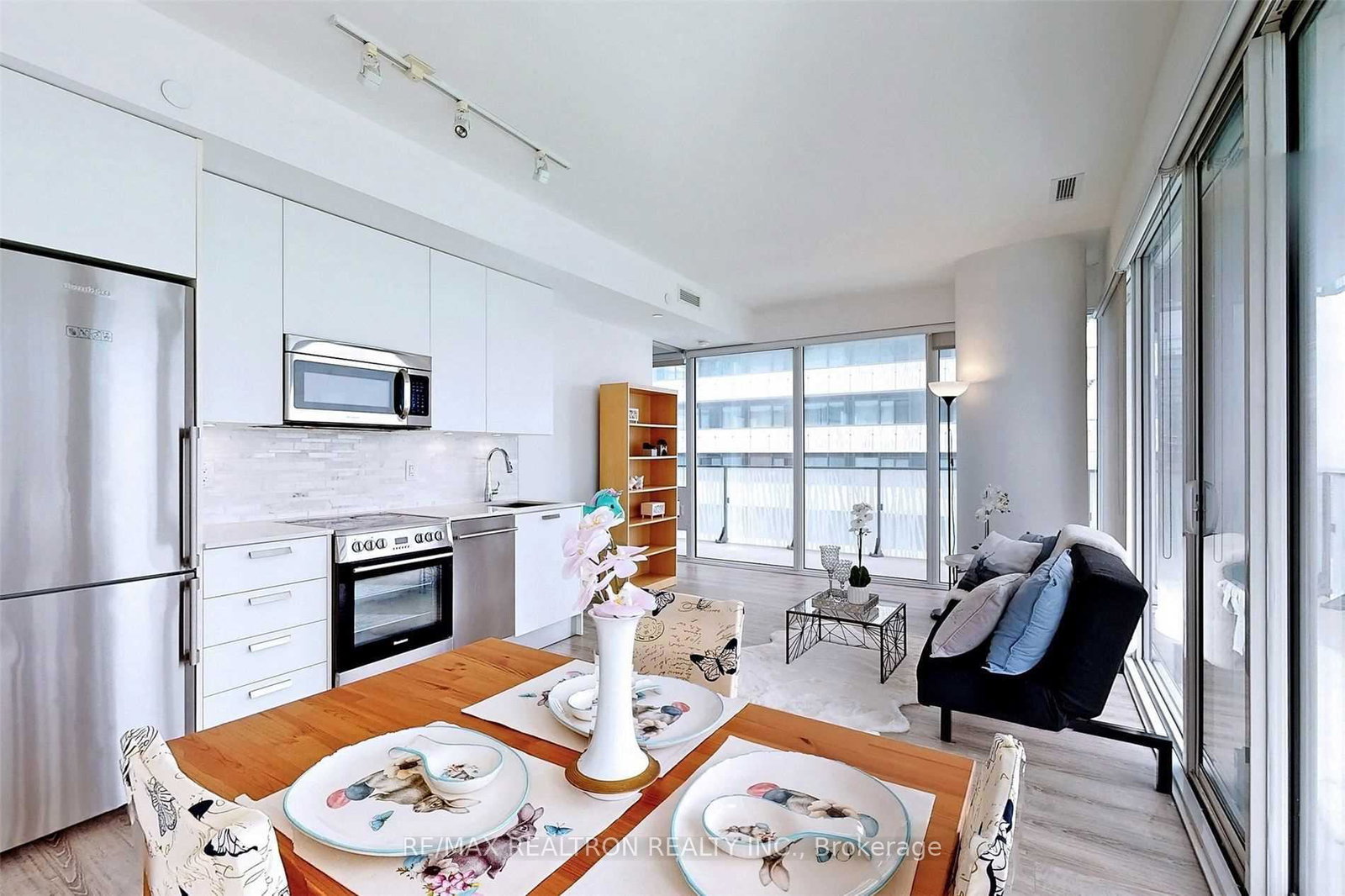 42-charles-street-e-toronto-ontario-c13442062