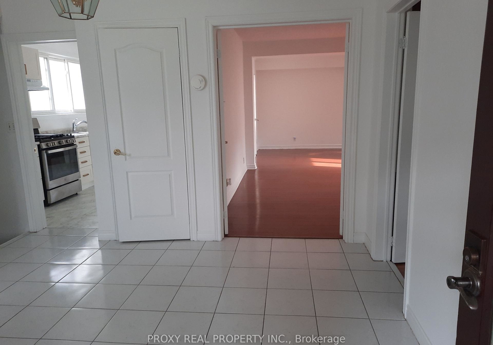 205-maplehurst-avenue-e-north-york-ontario-c13442296