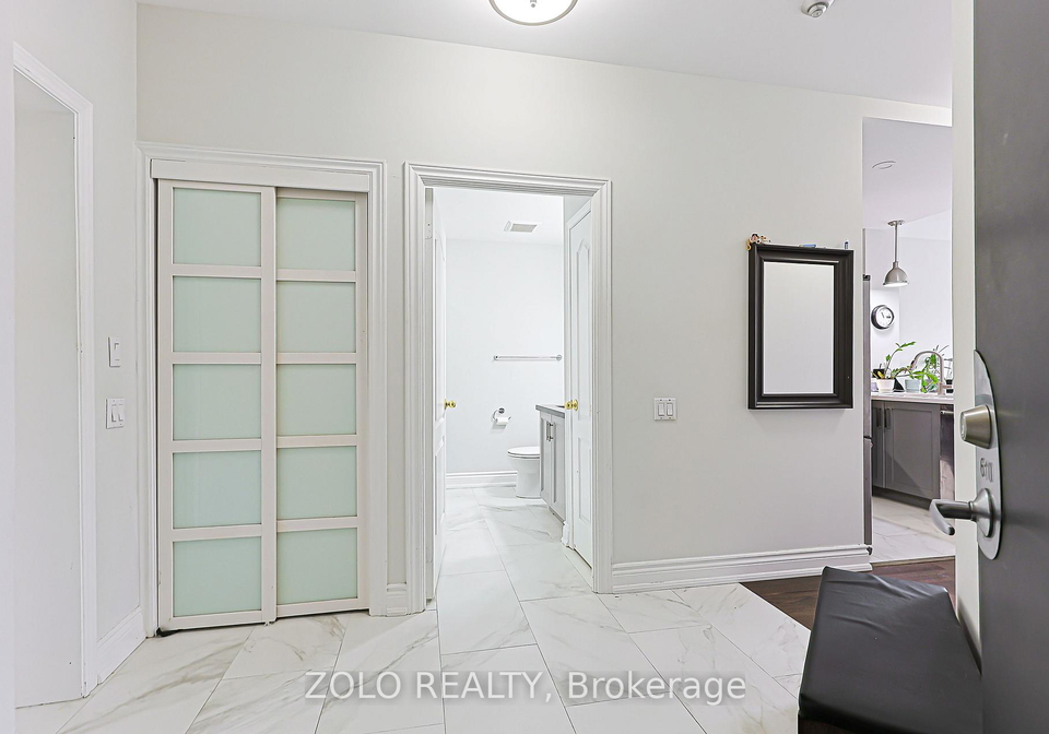 555-yonge-street-toronto-ontario-c13442400