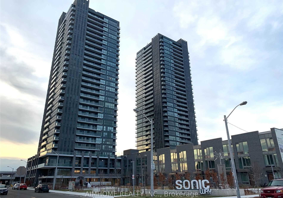 6-sonic-way-east-york-ontario-c13442770