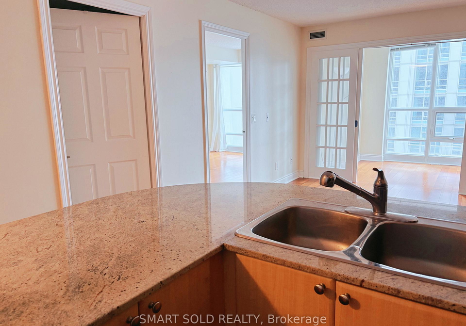 763-bay-street-toronto-ontario-c13442852