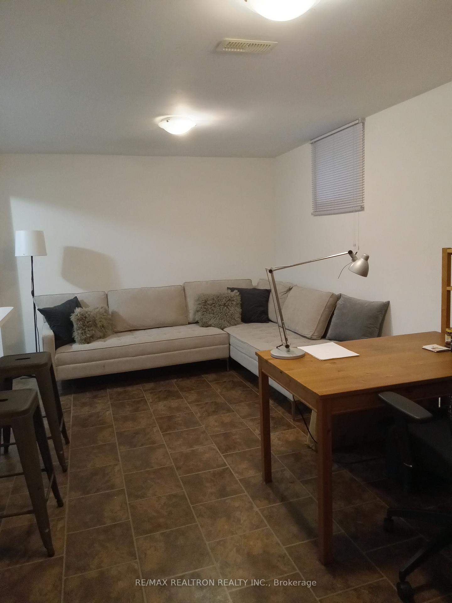 645-hillsdale-avenue-e-toronto-ontario-c13442882