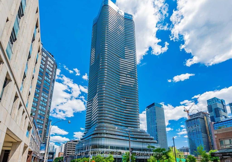 11-wellesley-street-w-toronto-ontario-c13442954