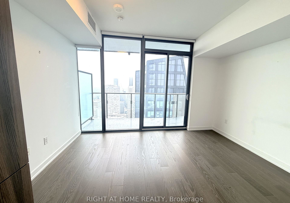 11-wellesley-street-w-toronto-ontario-c13442954