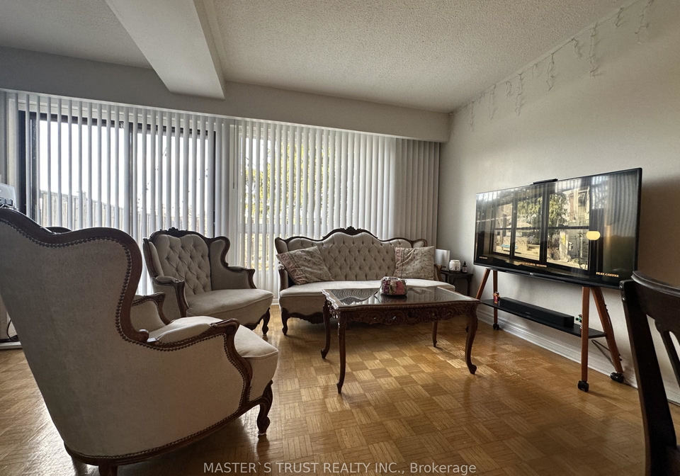 7castlebury-crescent-north-york-ontario-c13443014