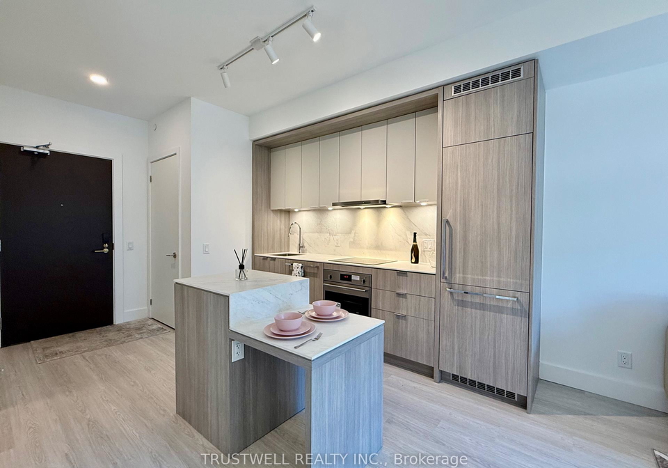 6-greenbriar-road-north-york-ontario-c13443108