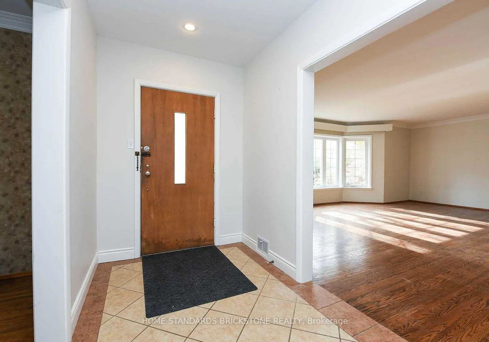 90-centre-avenue-n-north-york-ontario-c13443356