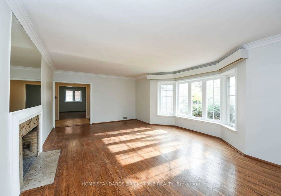 90-centre-avenue-n-north-york-ontario-c13443356