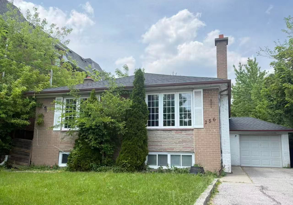256-patricia-avenue-toronto-ontario-c13443442