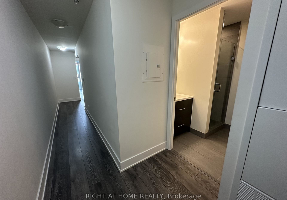 188-fairview-mall-drive-north-york-ontario-c13443526