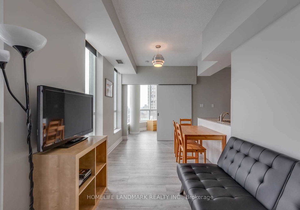 230-queens-quay-w-toronto-ontario-c13443548