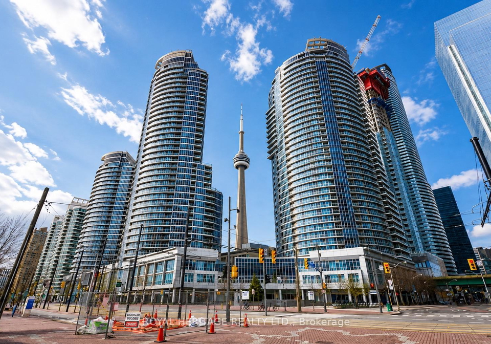 208-queens-quay-w-toronto-ontario-c13443618