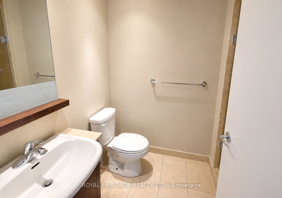 208-queens-quay-w-toronto-ontario-c13443618