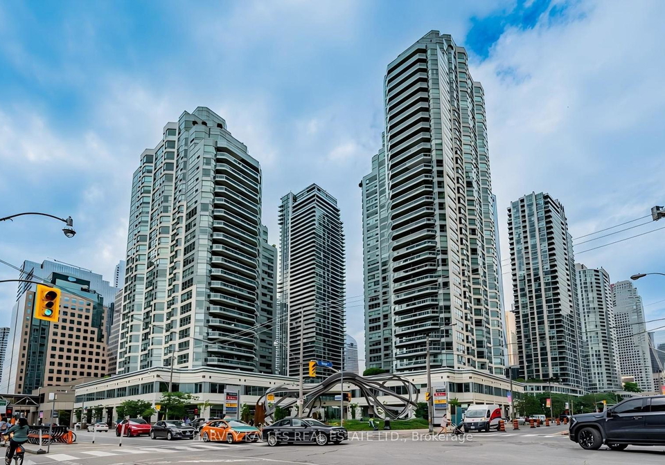 10-yonge-street-toronto-ontario-c13444604