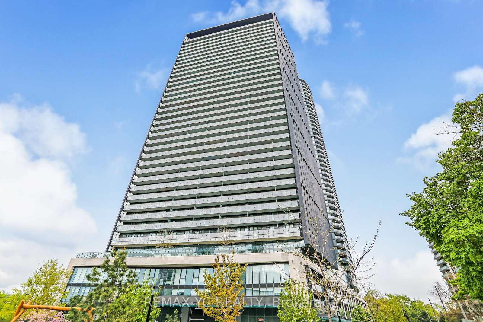 585-bloor-street-e-toronto-ontario-c13445030