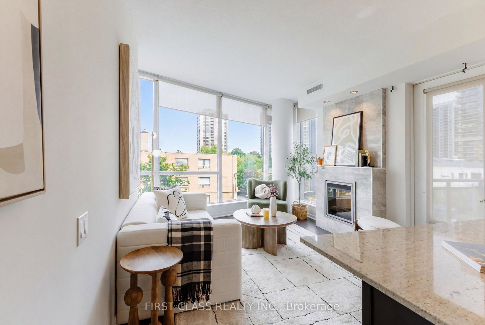 30-canterbury-place-toronto-ontario-c13445384