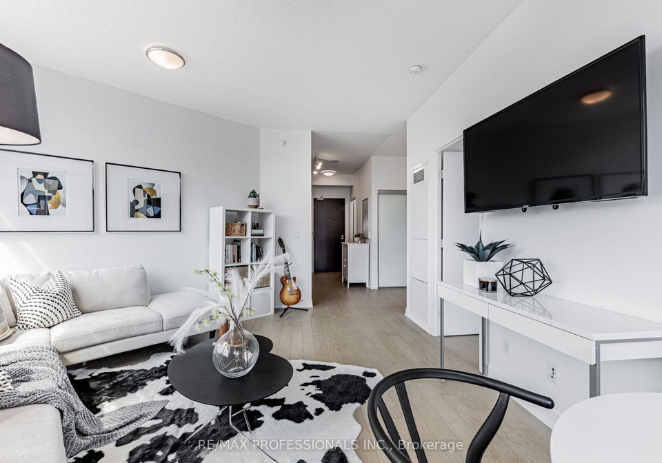 120-bayview-avenue-toronto-ontario-c13445626