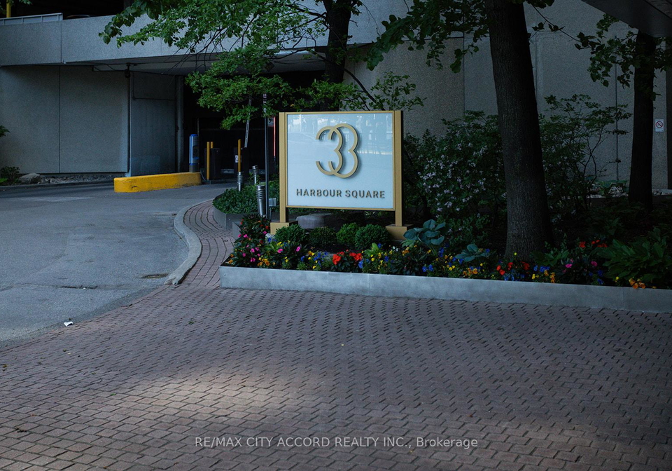 33-harbour-square-toronto-ontario-c13445780