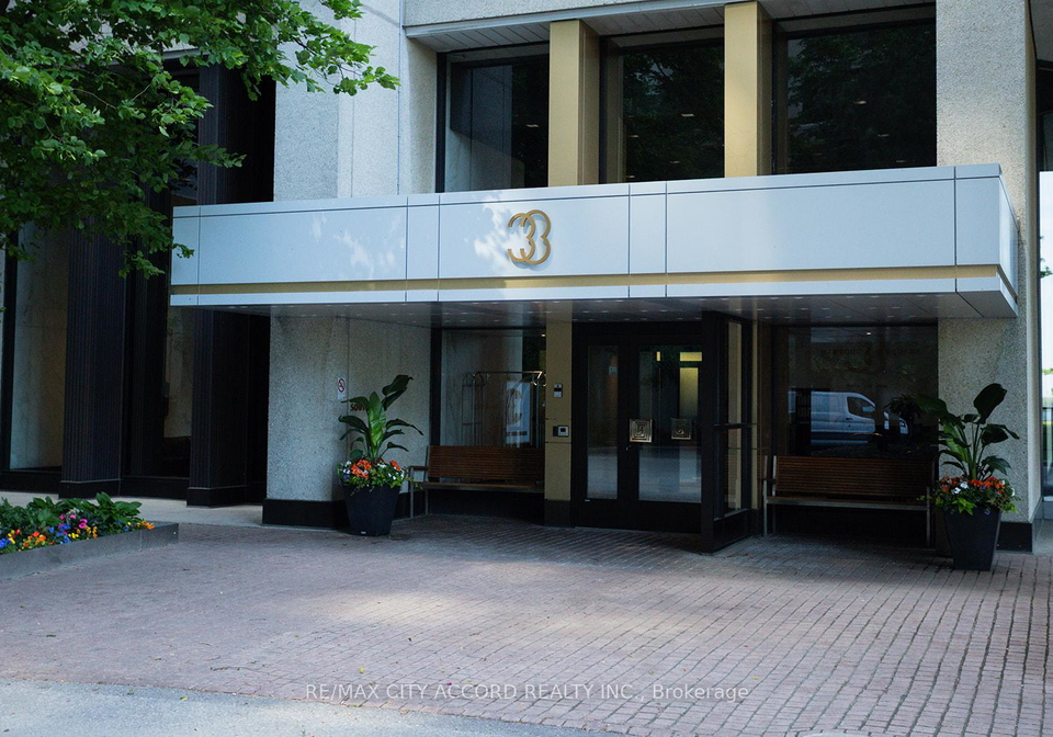 33-harbour-square-toronto-ontario-c13445780