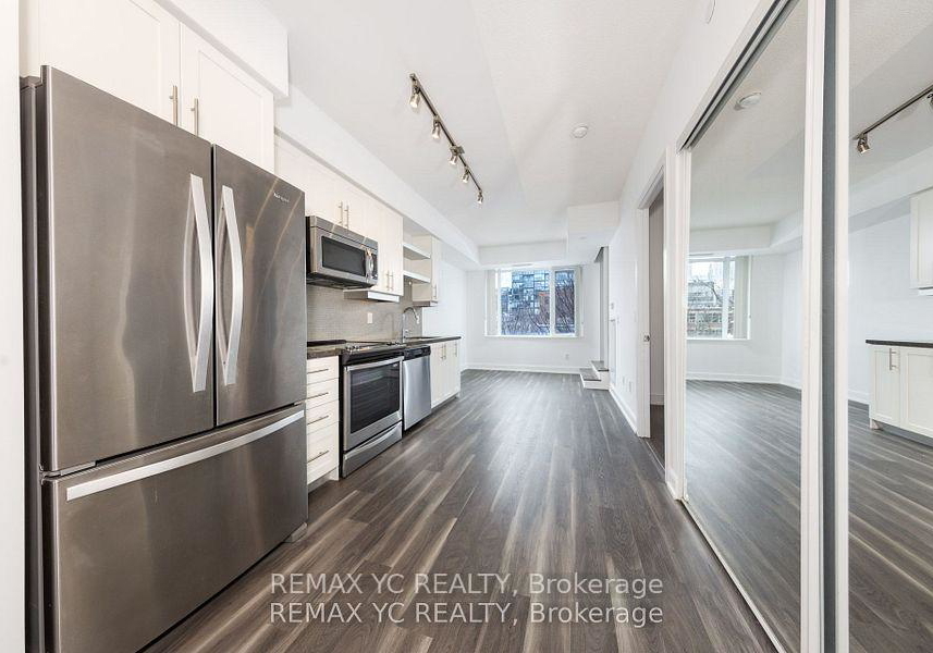 525-adelaide-street-w-toronto-ontario-c13445822