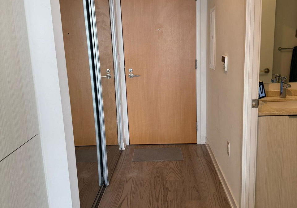 11-wellesley-street-w-toronto-ontario-c13445992