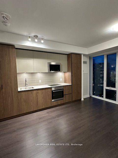 8-widmer-street-w-toronto-ontario-c13446094