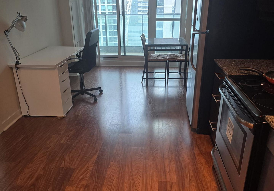33-bay-street-toronto-ontario-c13446156