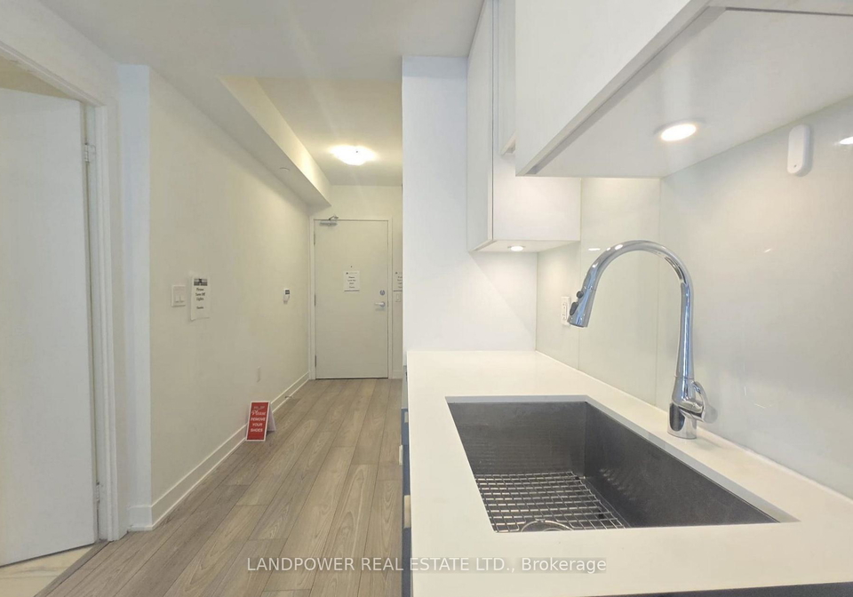 99-broadway-avenue-toronto-ontario-c13446170