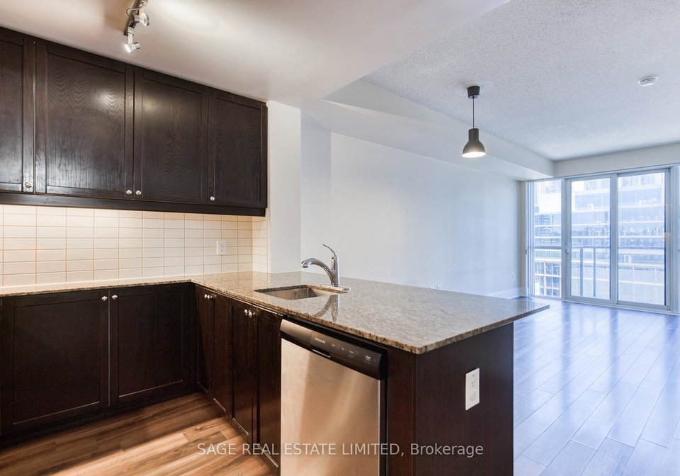 560-front-street-w-toronto-ontario-c13446338