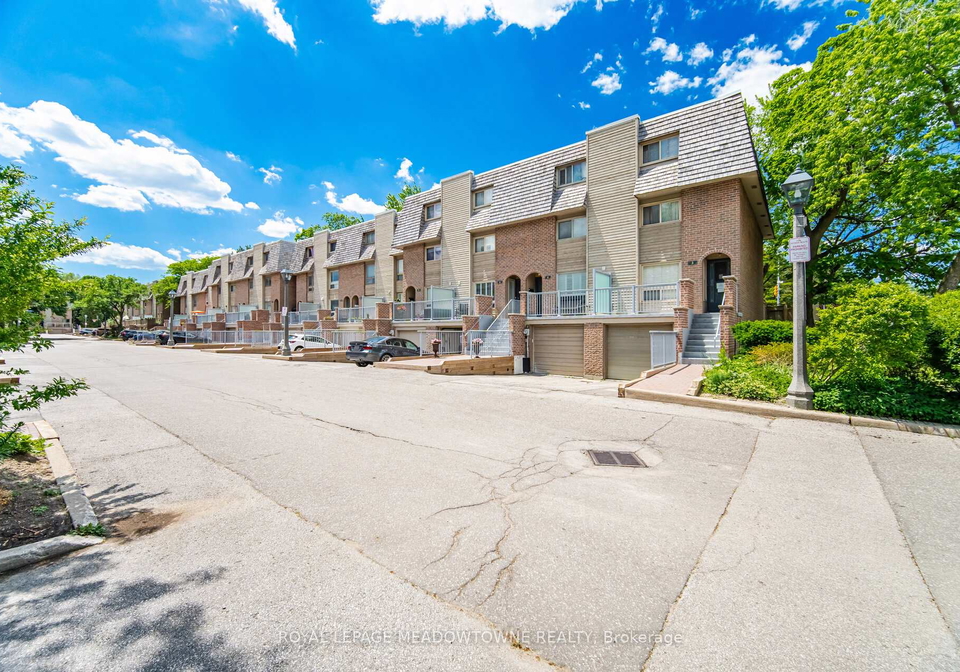 16-dutch-myrtle-way-north-york-ontario-c13446628