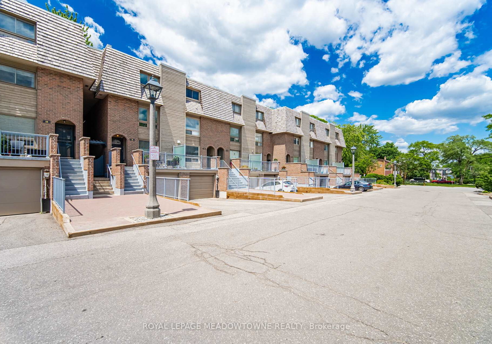 16-dutch-myrtle-way-north-york-ontario-c13446628