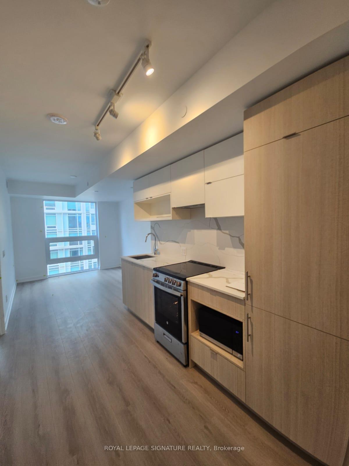 100-queen-street-e-toronto-ontario-c13446748