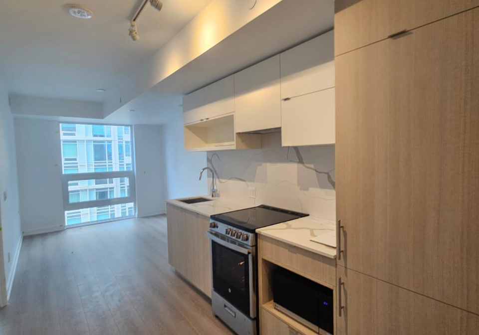 100-queen-street-e-toronto-ontario-c13446748
